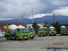 生コン車駐車場