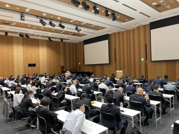 グループ全体総会の様子