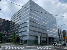 博多駅から徒歩５分。 事務所は４Ｆです