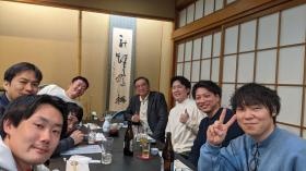 懇親会 半期に１度の懇親会は大盛り上がりです。