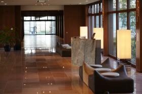 落ち着いた雰囲気の受付