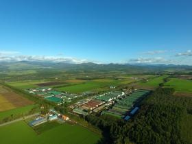 十勝を拠点に、現在道内では１０牧場を経営