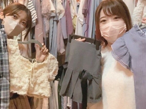 ライバーさんに着てもらうかわいい服を選んでもらったりしています。