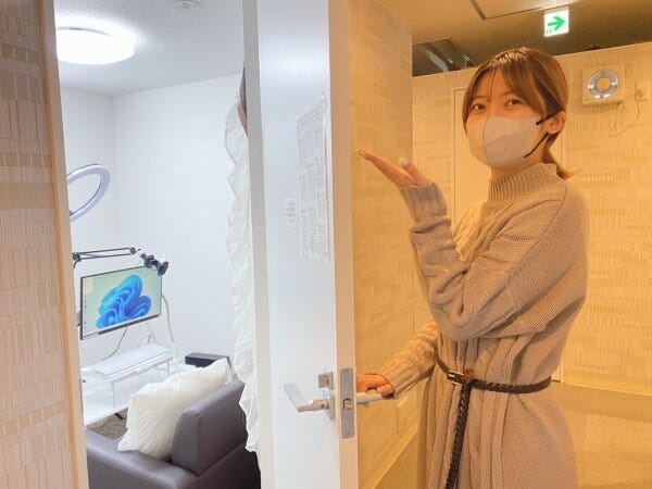 「かわいい」が大好きな人と一緒に働ければ嬉しいです。写真は配信ルームです。