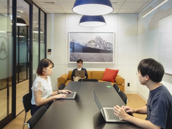 会議室やフォンブースが利用できます。