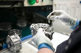 自動車部品・検査