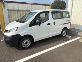 各自で社用車を使用して移動しています