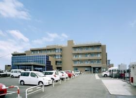 病院正面