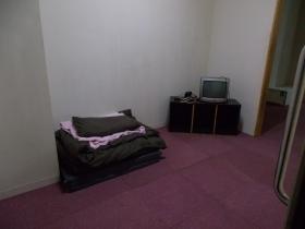 寮部屋 布団 テレビ付き