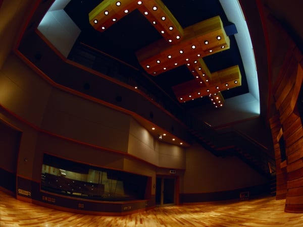 音楽のレコーディングエンジニア・アニメなどの音楽レコーディングエンジニア・アシスタント（商用録音スタジオでの経験者）