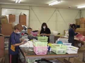 商品加工作業２（値札つけ）先輩がやさしく教えてくれます