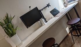 隅田川とスカイツリーを望めるカウンタースペース。リラックス。