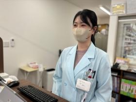 調剤事務スタッフの受付風景