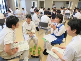 毎月１回行っている勉強会の様子です！