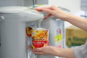 ポットあり、フリードリンクの種類も豊富です