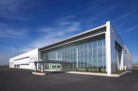 物流センター外観