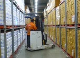 作業風景３倉庫内フォークリフト作業