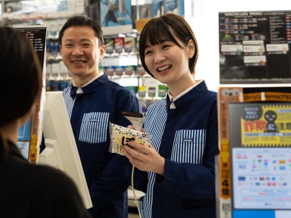 「独立研修社員制度」では店舗運営の経験を積んでから加盟しますので、不安なく店舗運営を行うことができます。