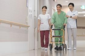 多職種によるチーム医療を展開