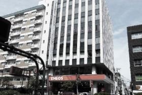 本社は巣鴨駅から徒歩約３分で駅近で通いやすいです。