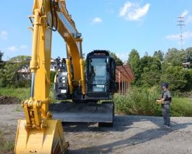 女性活躍！無人化施工機械講習の講師を担当しています！