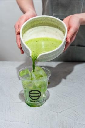 オーダーごとに点てる抹茶