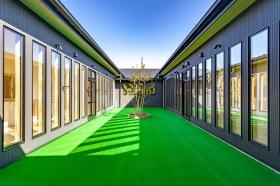 やなぎさわ幼稚園・保育園のエントランス