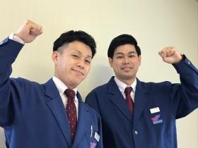 物流管理と、お客様とドライバーの橋渡しをする事務職です！