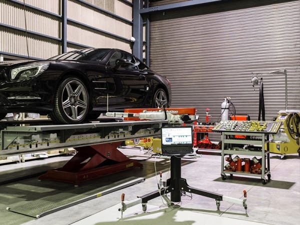 自動車鈑金スタッフ・最新鋭の技術を身に着ける✨鈑金業務・スズキ車の等の国産メーカー（自動車運転免許・普通自動車免許）