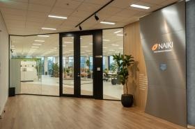 本社エントランス