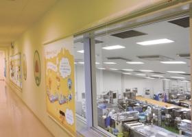 工場見学者通路