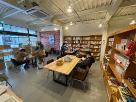 隣は城北公民館、周辺は住宅街 北堀町バス停徒歩２分