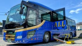 車椅子リフト付き車両（４４４号車）