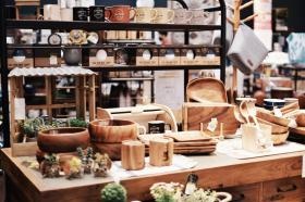 インテリア雑貨の販売にも力をいれています