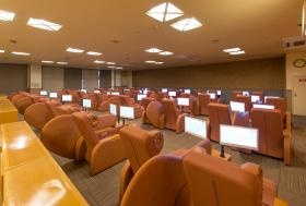 入場料金＋深夜料金で宿泊もできるリラックスルーム