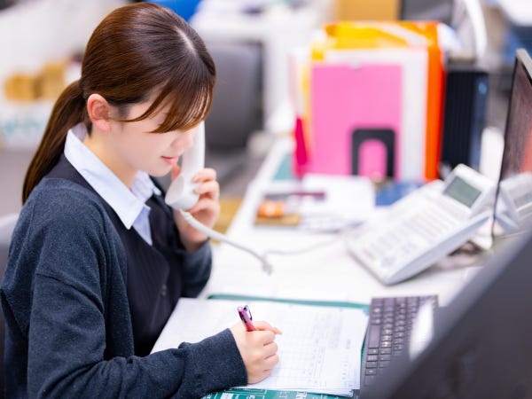 事務・自動車部品商社でのフロント職・事務職（事務職の経験または電話応対等の接客経験があれば尚可）