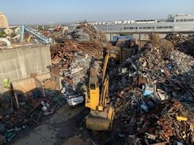 工場の風景（鉄スクラップ）
