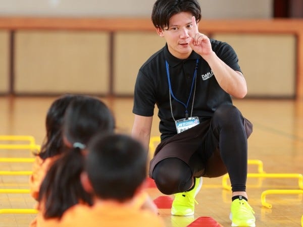 子ども向けサッカー教室と走りかた教室インストラクター（普通自動車運転免許）