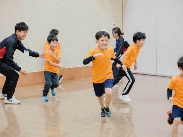 子ども向けサッカー教室と走りかた教室インストラクター（普通自動車運転免許）