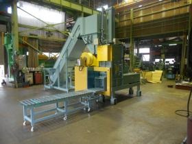 製品（ペットボトル減容機）