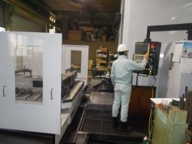 作業風景（マシンオペレーター）