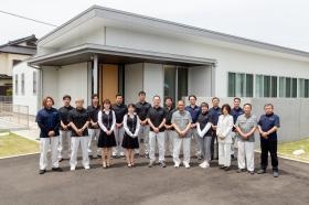 社員集合写真（令和６年４月現在）