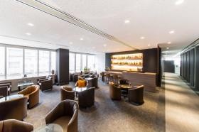 ランチなど休憩にも利用できるラウンジスペース