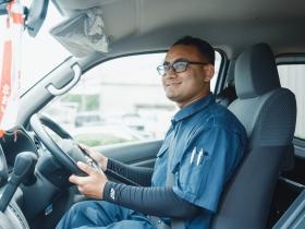 配送に行くスタッフ