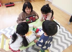 タブレットを使った療育風景