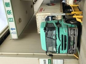 コンテナ計量作業中