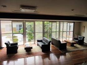 グループホームからの庭園の眺め