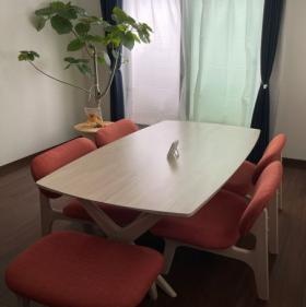 応接室ですが、研修場所や休憩室としても使えます