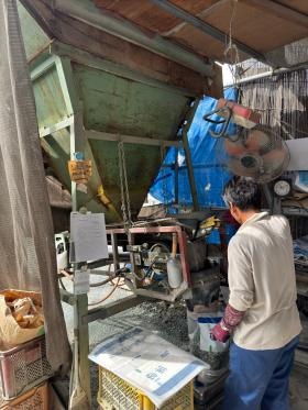 砂・砂利詰め作業