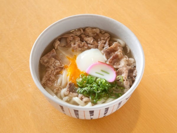 安くで食べられるかけうどんから、ちょっと贅沢なお肉料理まで、様々なニーズにお応えできるメニューを展開しています♪